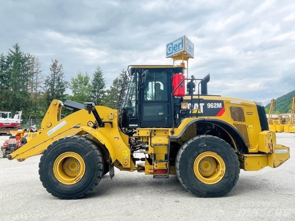CAT 962M 轮式装载机