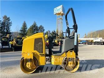 CAT CB14B 双轮压路机