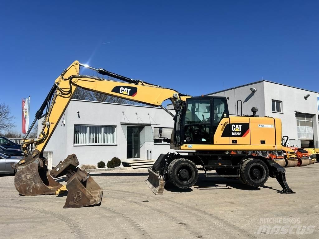 CAT M 320 F 轮式挖掘机