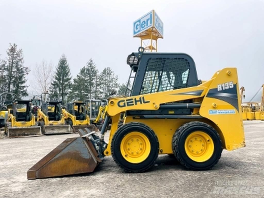 Gehl R135 滑移装载机