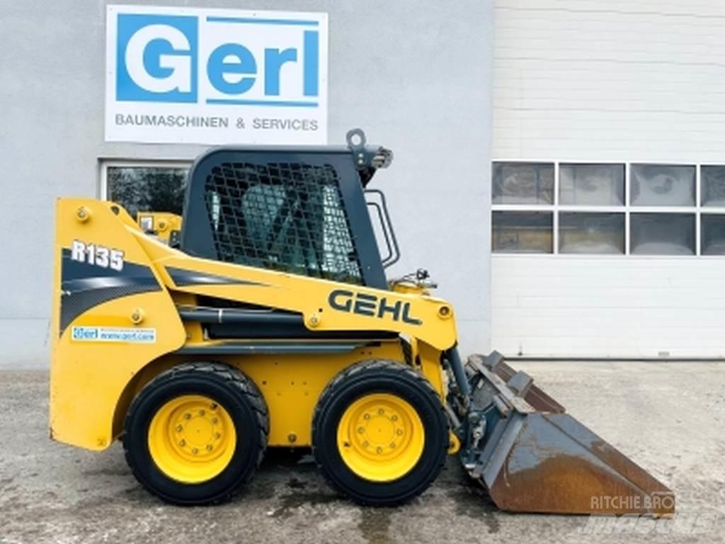 Gehl R135 滑移装载机