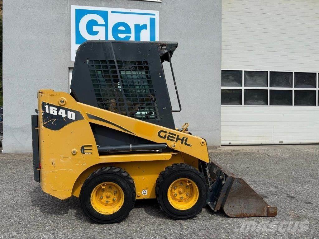 Gehl SL1640E 滑移装载机