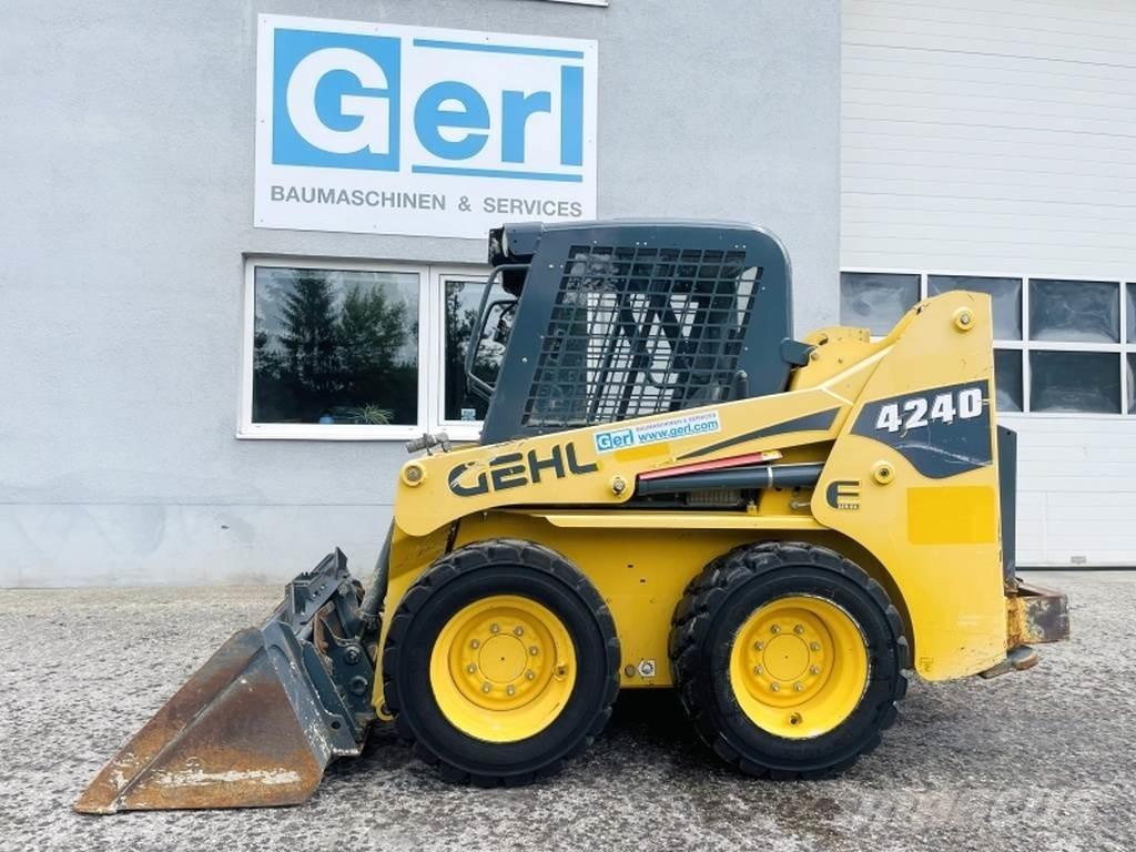 Gehl SL4240 滑移装载机