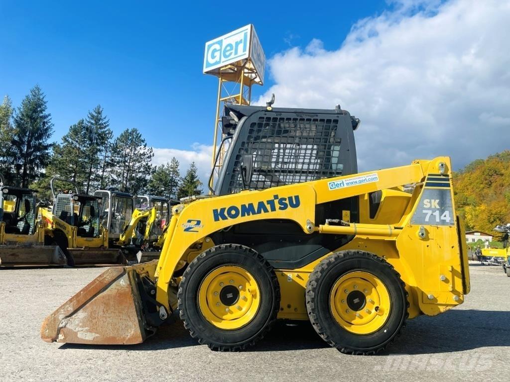 Komatsu SK714 滑移装载机