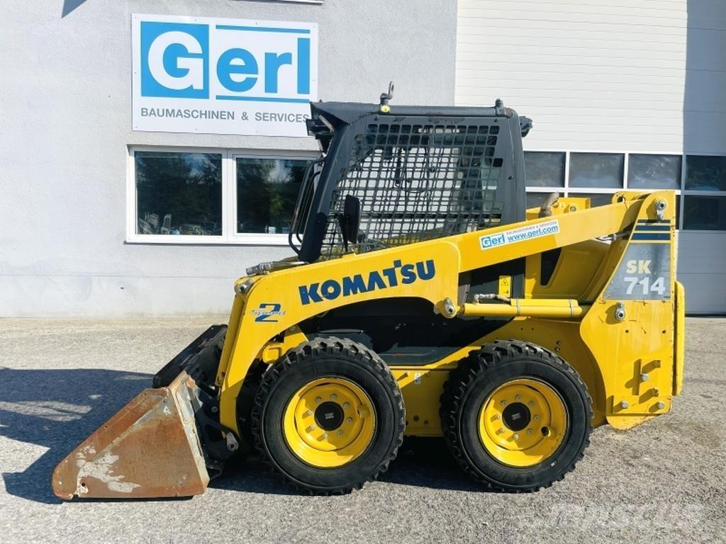 Komatsu SK714 滑移装载机