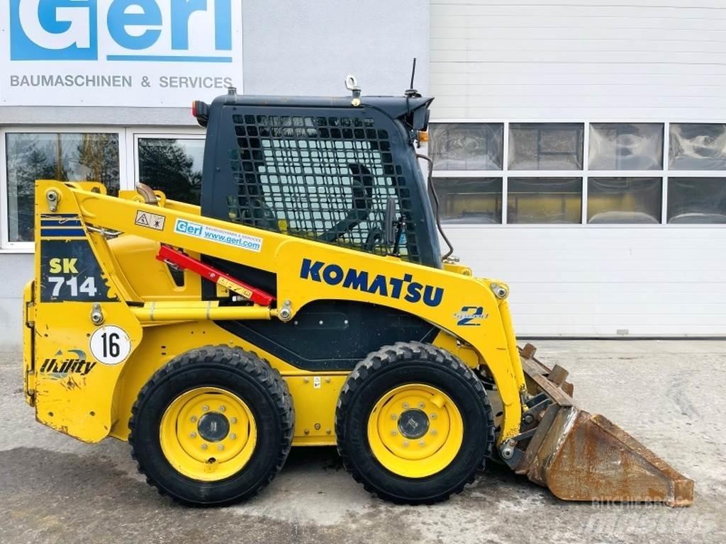 Komatsu SK714-5 滑移装载机