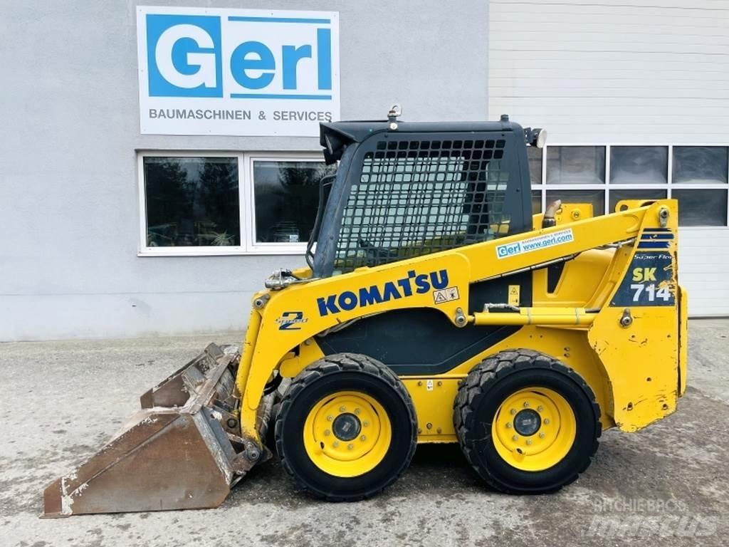 Komatsu SK714-5 滑移装载机