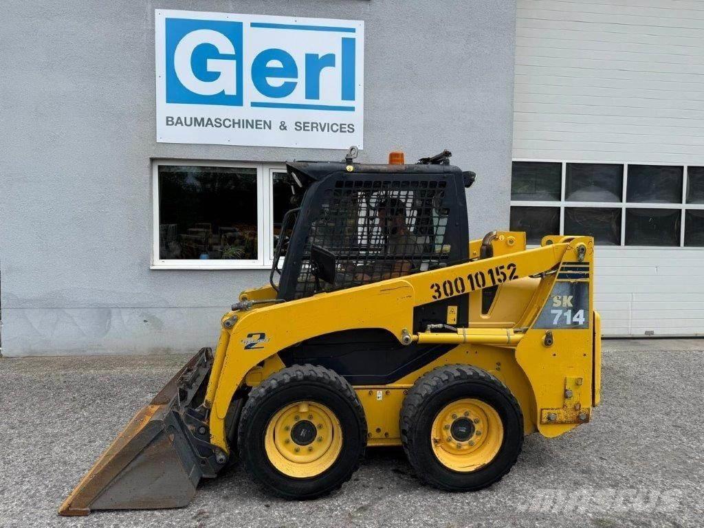 Komatsu SK714-5 滑移装载机