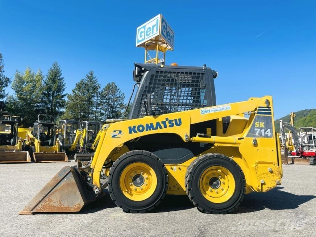 Komatsu SK714-5 滑移装载机