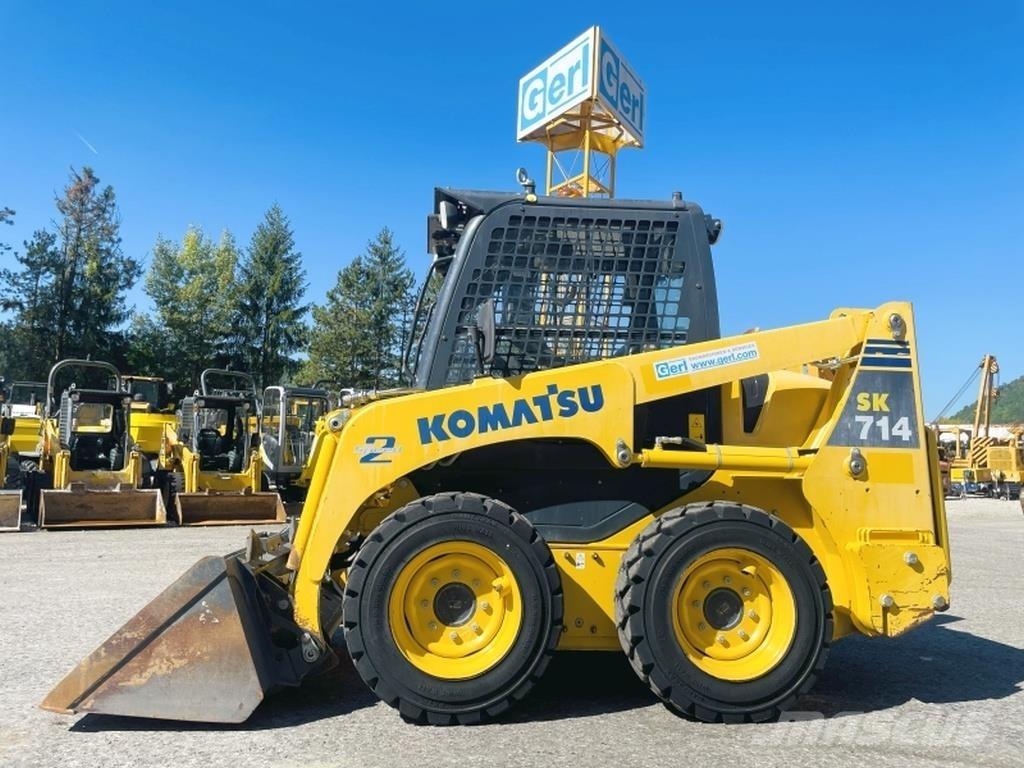 Komatsu SK714-5 滑移装载机