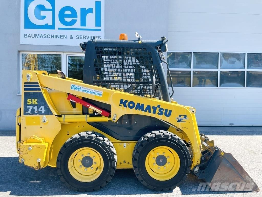 Komatsu SK714-5 滑移装载机