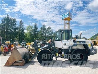 Komatsu WA250PZ-6 轮式装载机