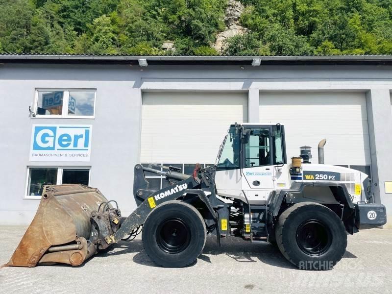 Komatsu WA250PZ-6 轮式装载机