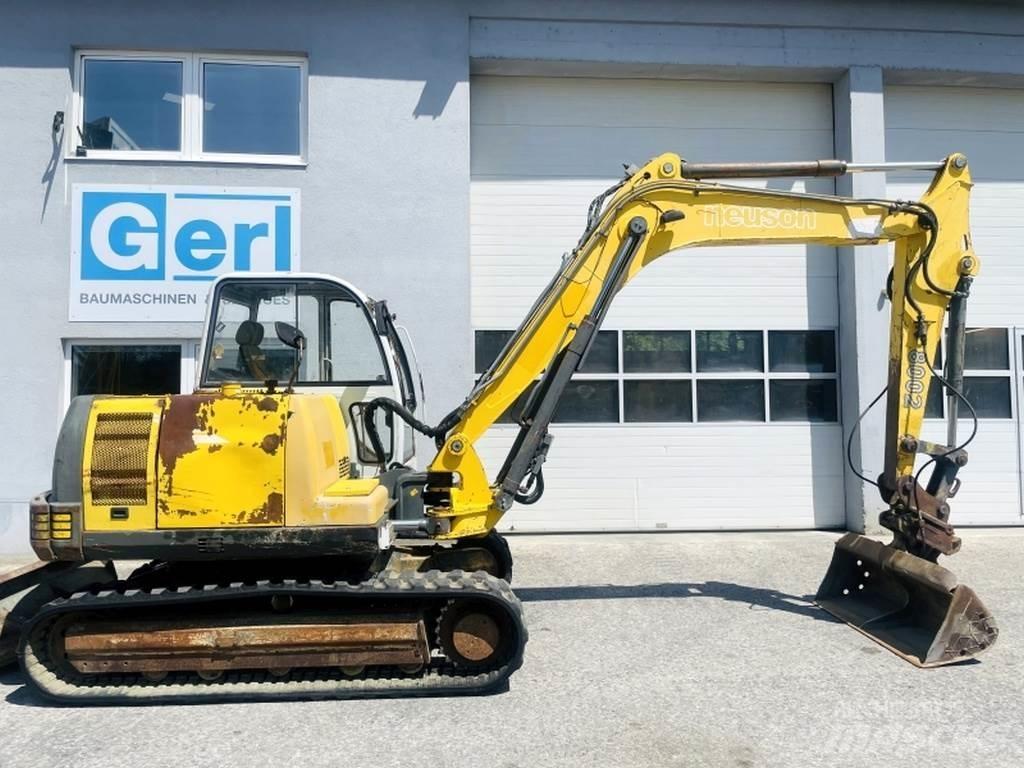 Neuson G8002 RDV 小型挖掘机