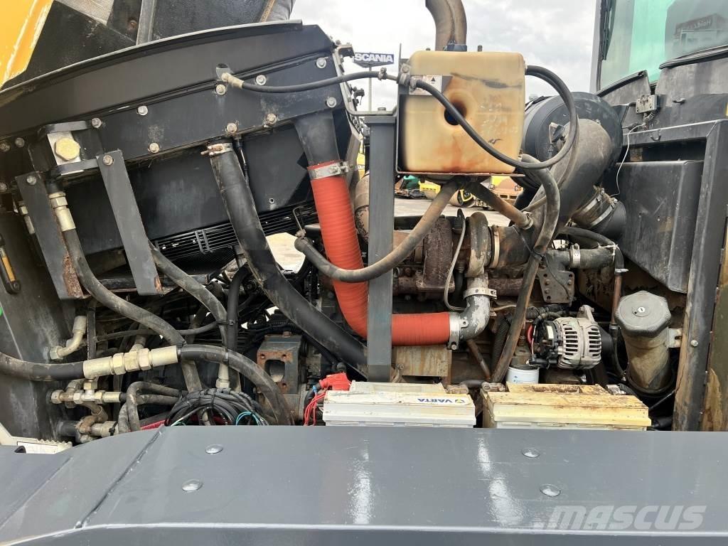 New Holland F 106.6 A 平地机/推土机