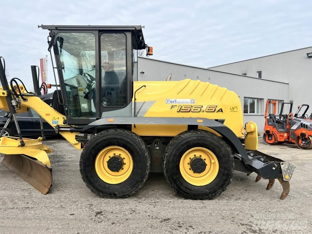 New Holland F 156.6 A 平地机/推土机