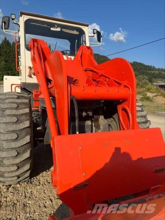 Sandvik Tross 130 轮式装载机