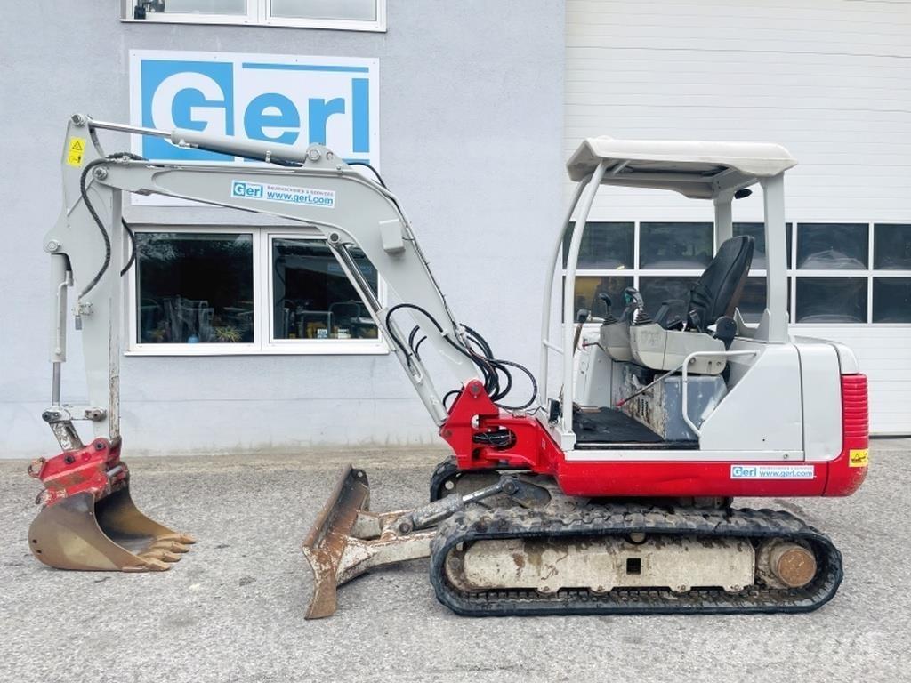 Takeuchi TB135 小型挖掘机