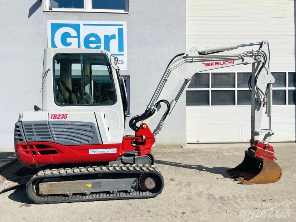 Takeuchi TB235 小型挖掘机