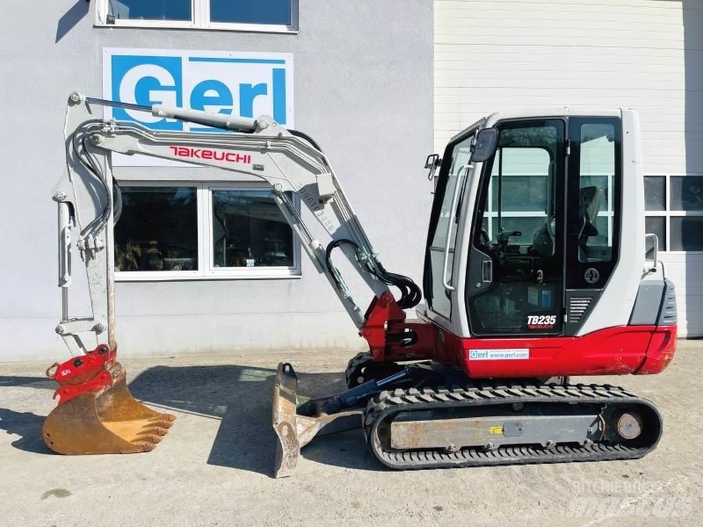 Takeuchi TB235 小型挖掘机