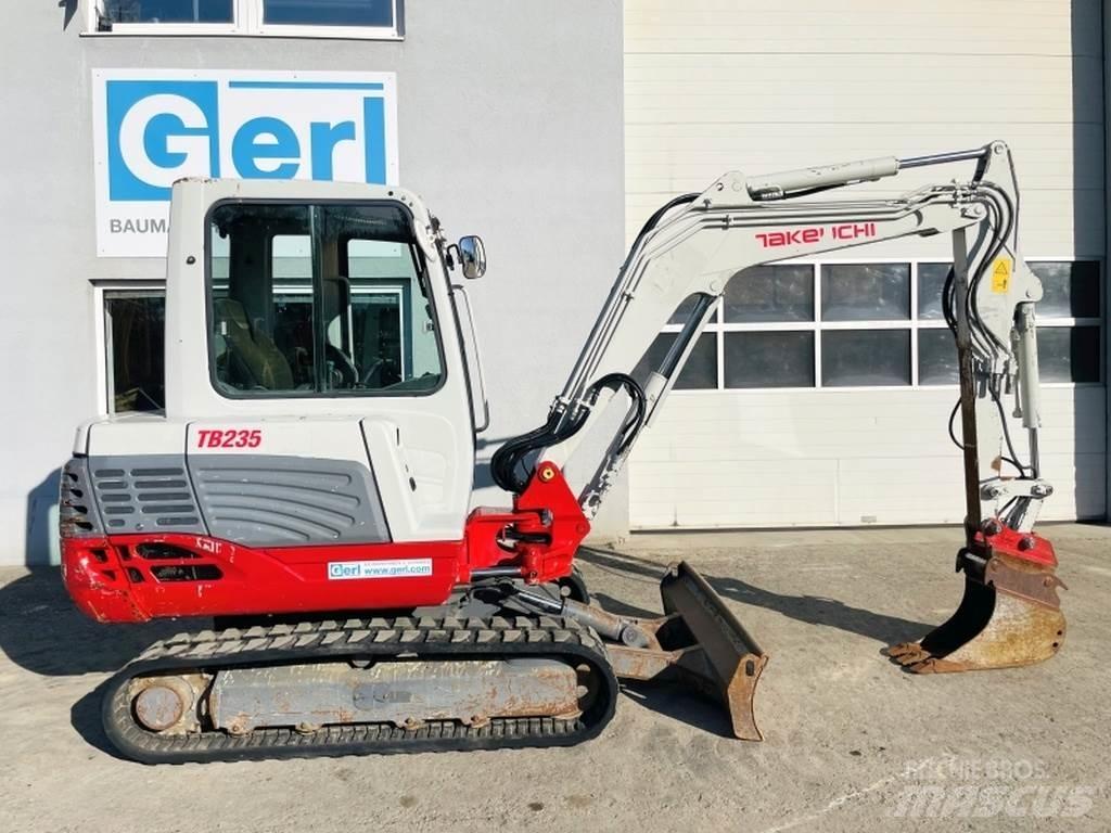 Takeuchi TB235 小型挖掘机