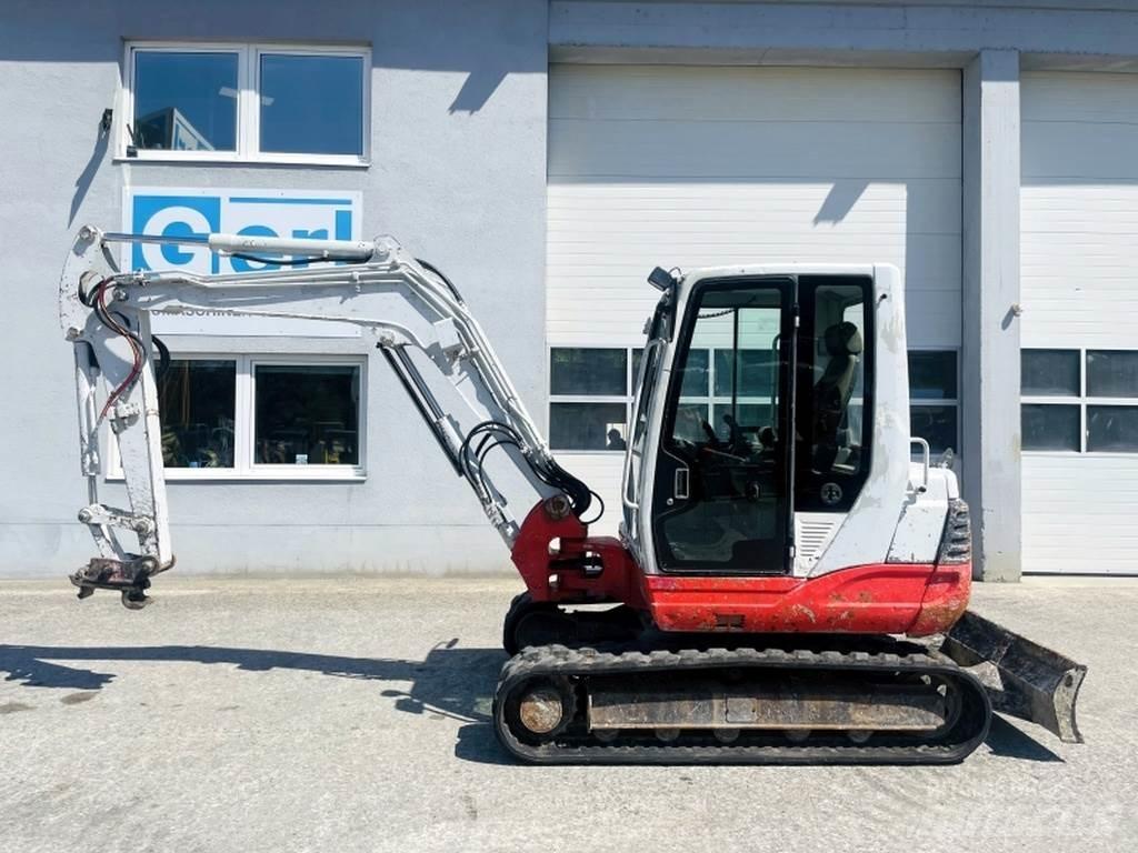 Takeuchi TB250 小型挖掘机