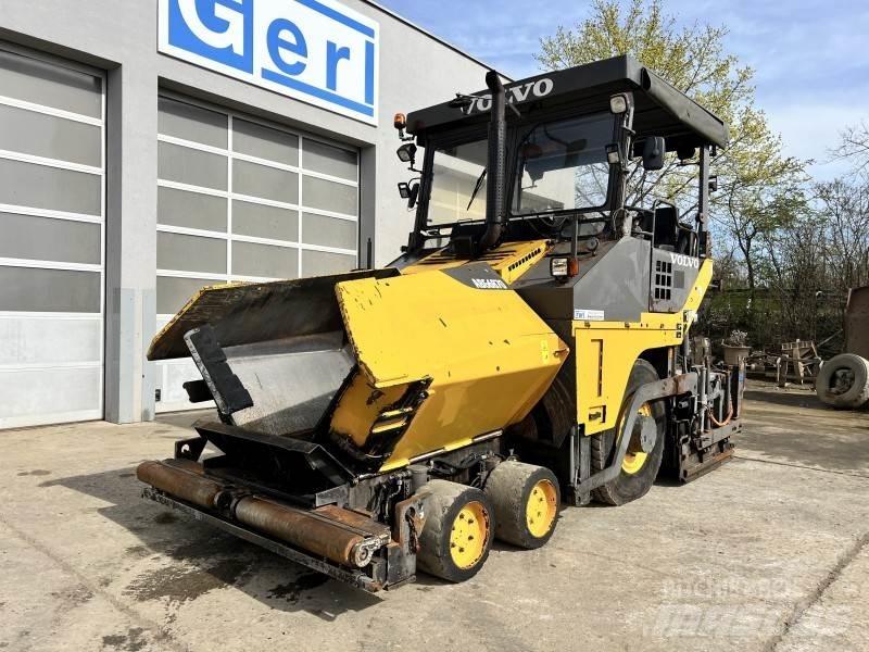  Volvo-ABG 6870 沥青摊铺机