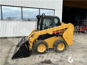 CAT 236D 小型装载机