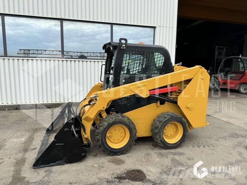 CAT 236D 小型装载机