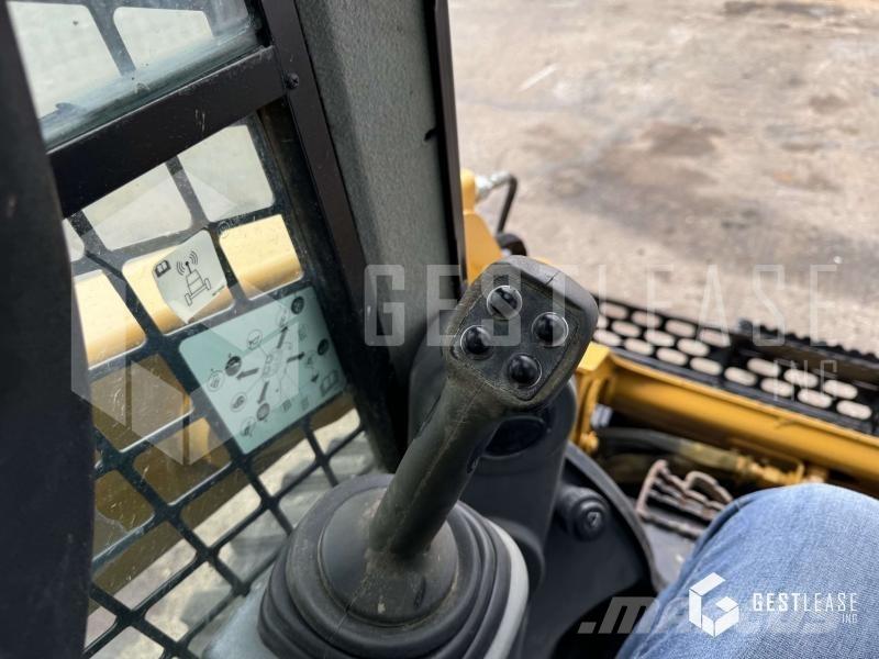 CAT 236D 小型装载机