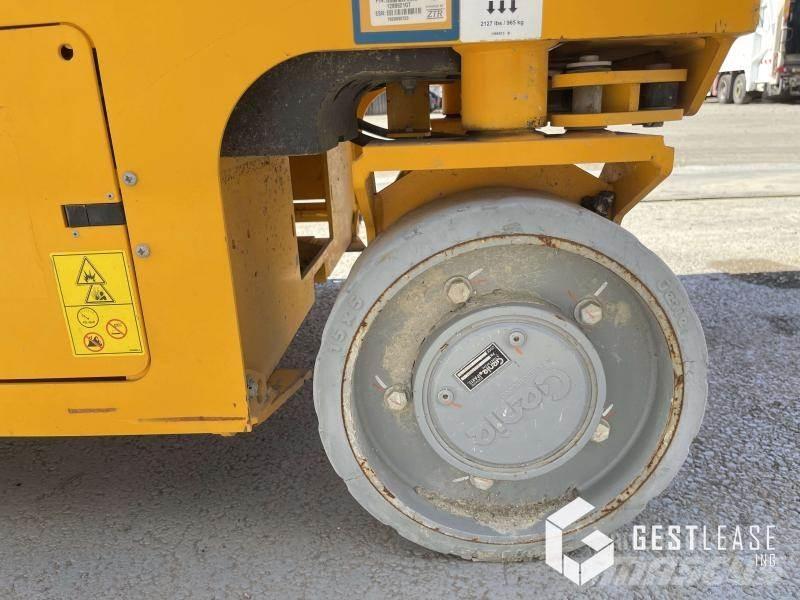 Genie GS-2646 曲臂高空工作平台