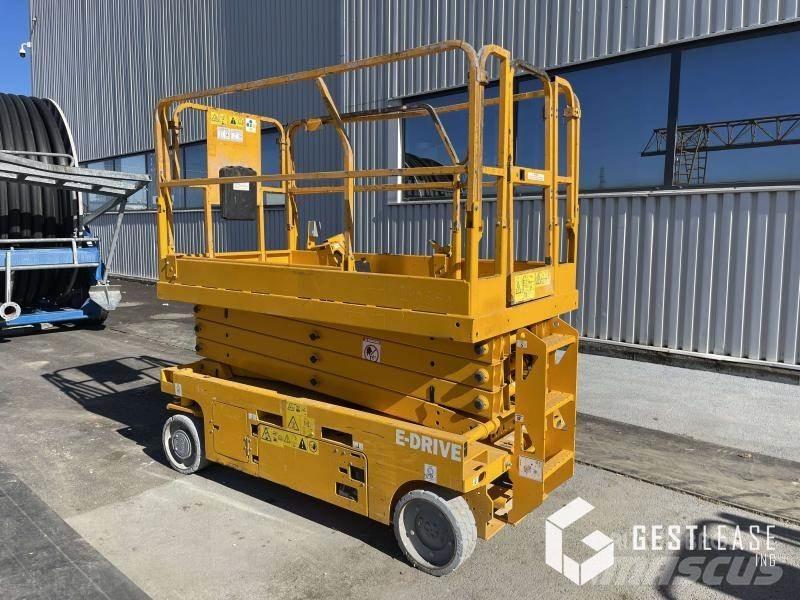 Genie GS-2646 曲臂高空工作平台