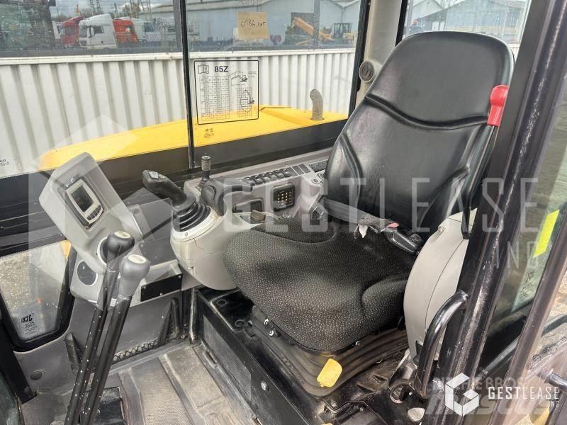 JCB 85Z-1 小型挖掘机