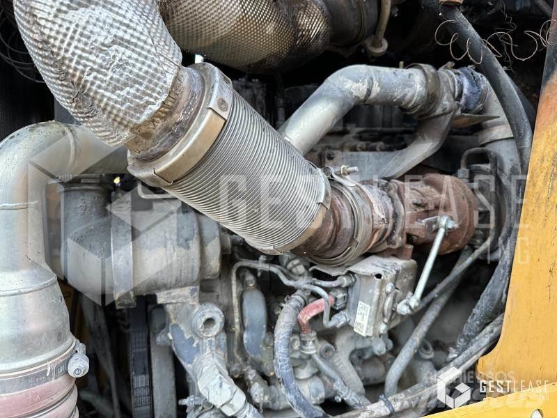Liebherr LR636 履带式装载机