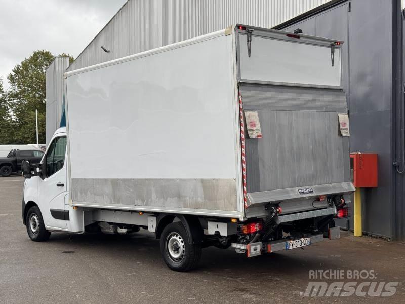 Renault Master 商务面包车