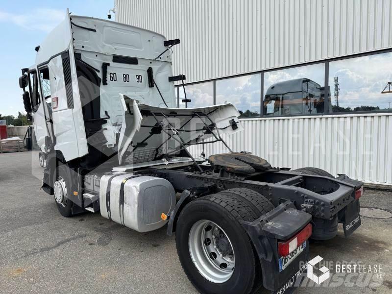 Renault T480 牵引车