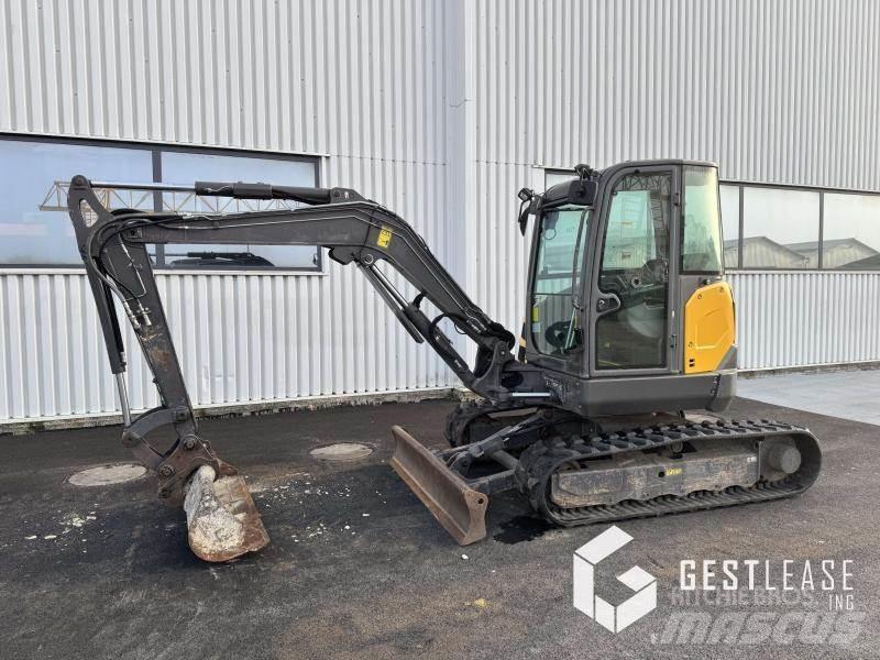 Volvo ECR50D 小型挖掘机