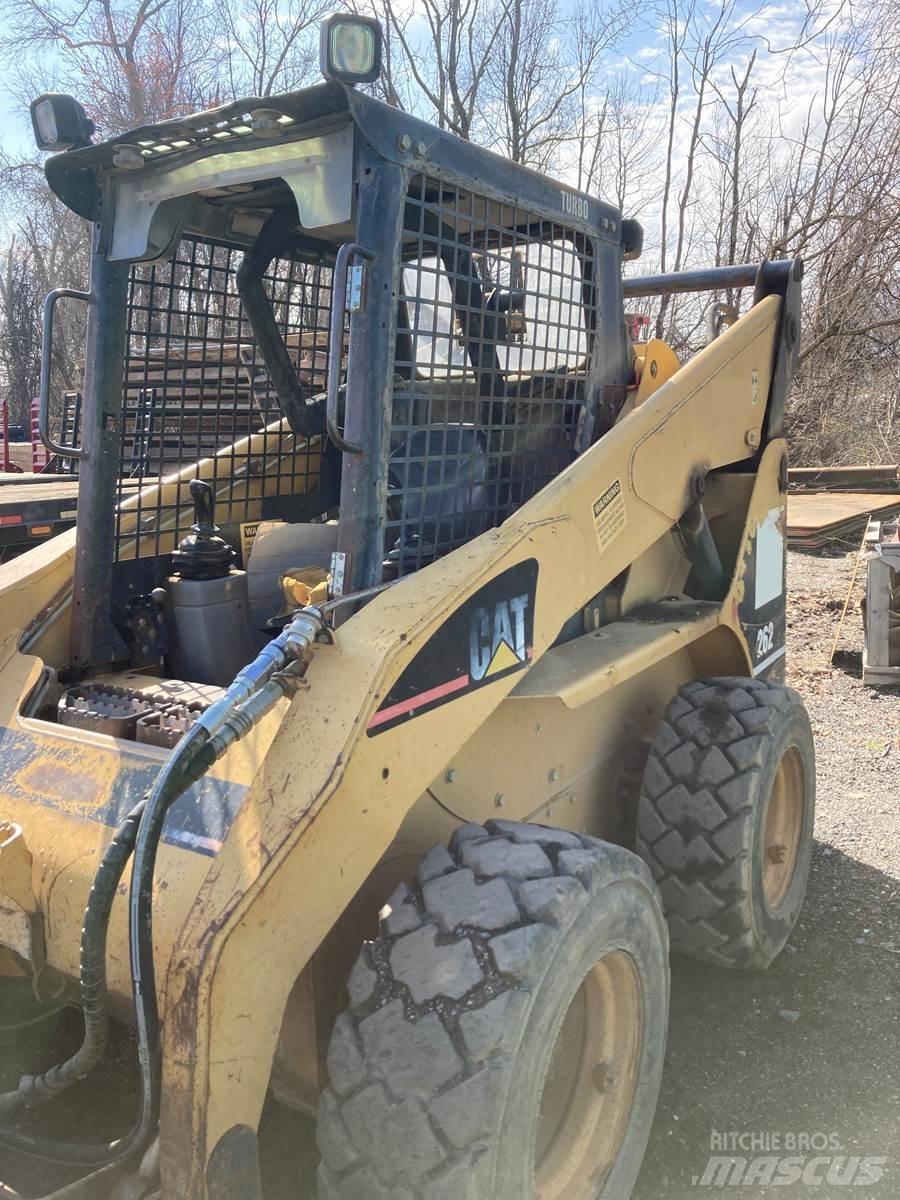 CAT 262B 滑移装载机