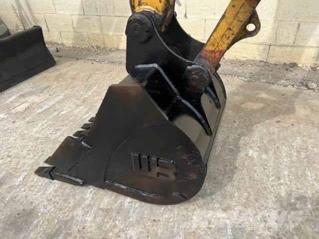 CAT 303.5E2 小型挖掘机