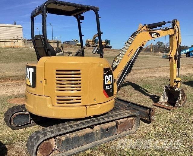 CAT 303.5E2 CR 小型挖掘机