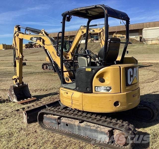 CAT 303.5E2 CR 小型挖掘机