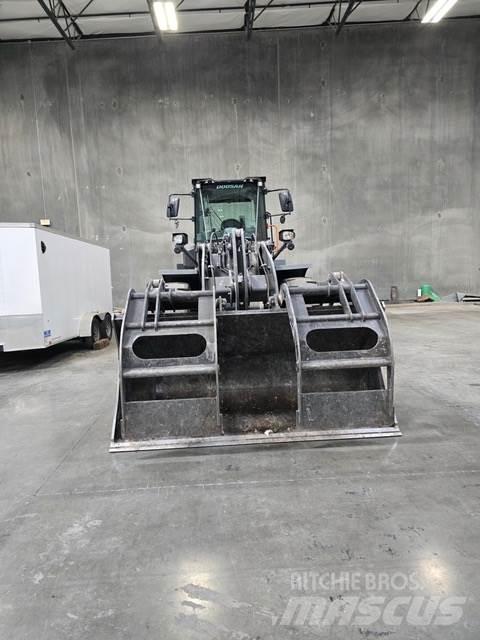 Doosan DL250-7 轮式装载机