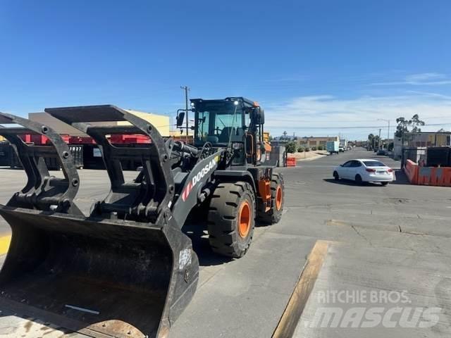 Doosan DL250-7 轮式装载机
