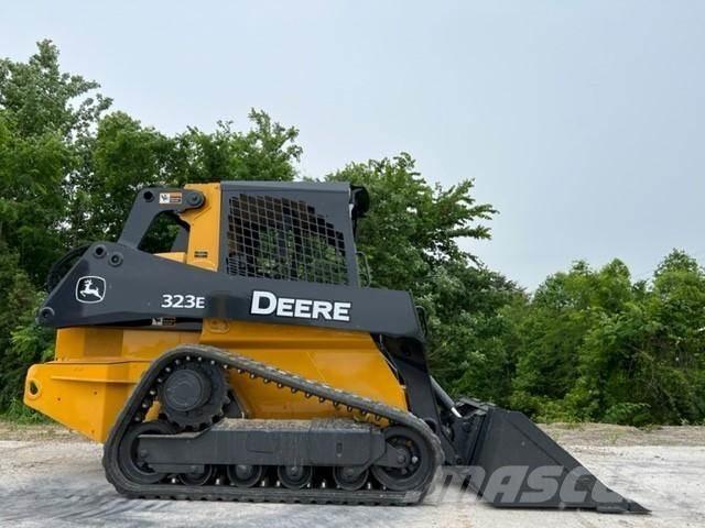 John Deere 323E 滑移装载机
