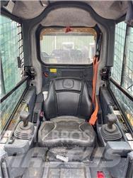 John Deere 325G 滑移装载机
