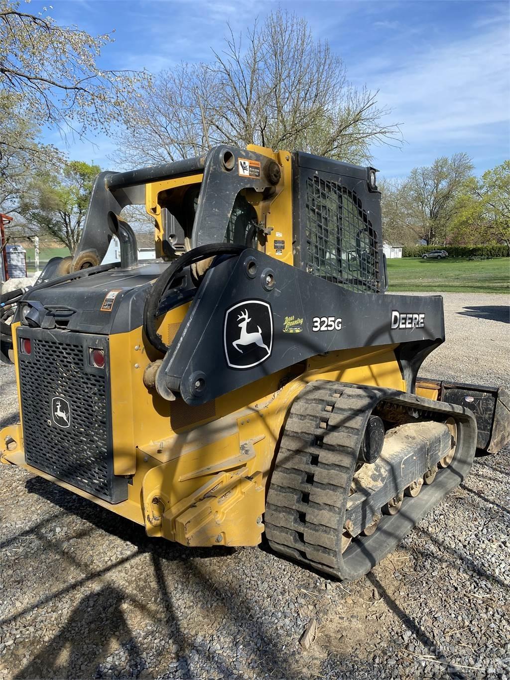 John Deere 325G 滑移装载机
