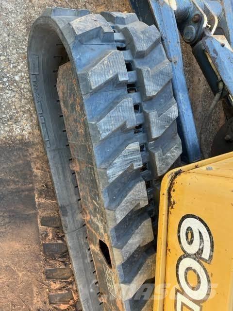 John Deere 60D 挖坑机