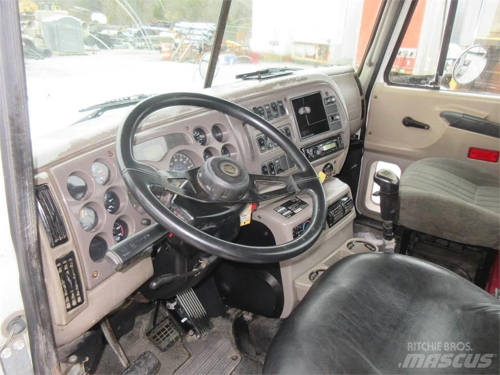 Mack CHN613 牵引车