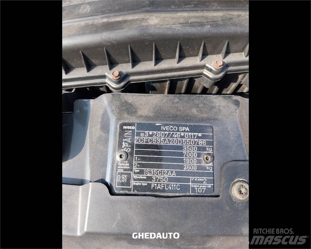 Iveco 35C15 商务面包车