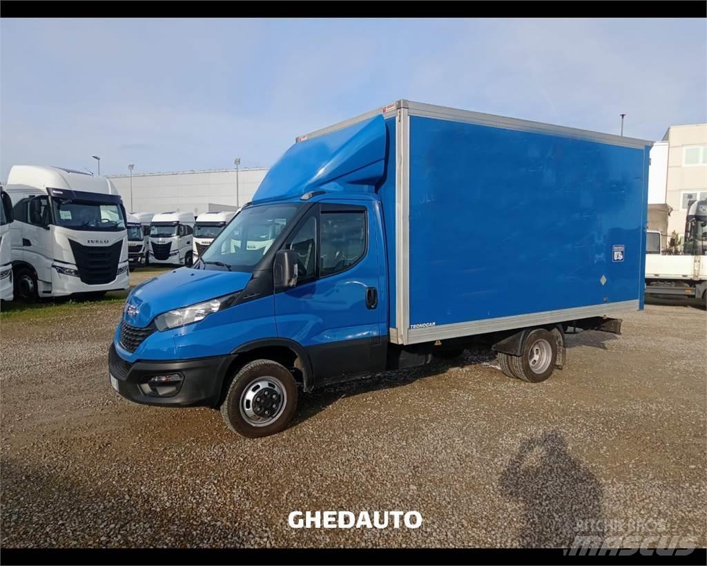 Iveco 35C16 商务面包车